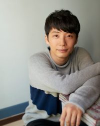 ヘアスタイルを作ってみよう 歌手 俳優 文筆家 星野源 髪型 理容室フロール 茨城県つくば市筑穂 床屋 ヘアサロン メンズヘアスタイル